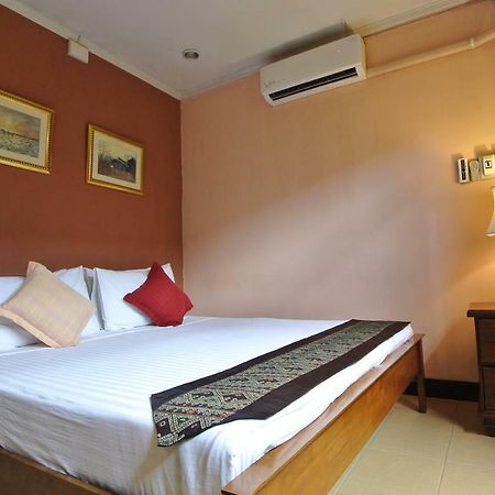 พิศมร เกสต์เฮ้าส์ Hotel เชียงใหม่ ภายนอก รูปภาพ