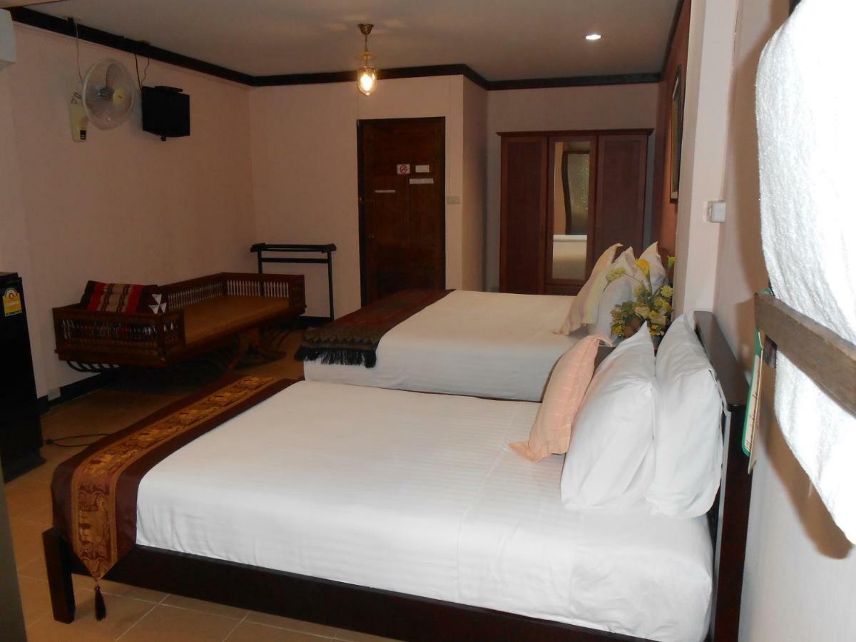 พิศมร เกสต์เฮ้าส์ Hotel เชียงใหม่ ภายนอก รูปภาพ