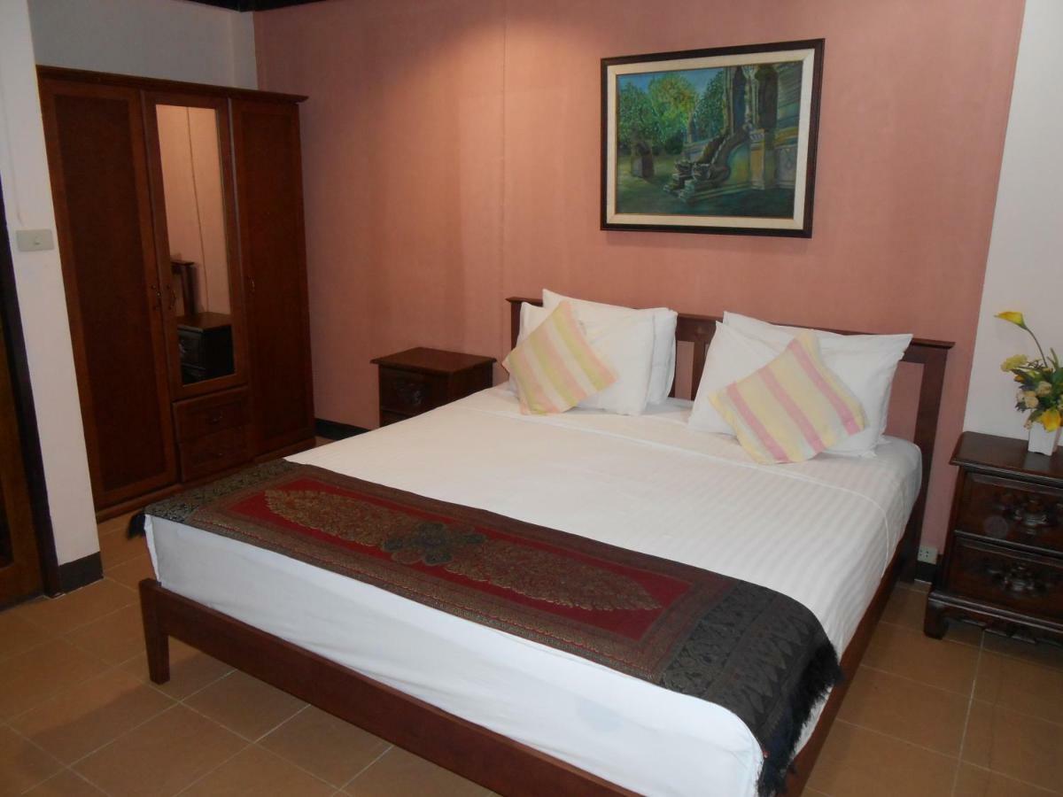 พิศมร เกสต์เฮ้าส์ Hotel เชียงใหม่ ภายนอก รูปภาพ
