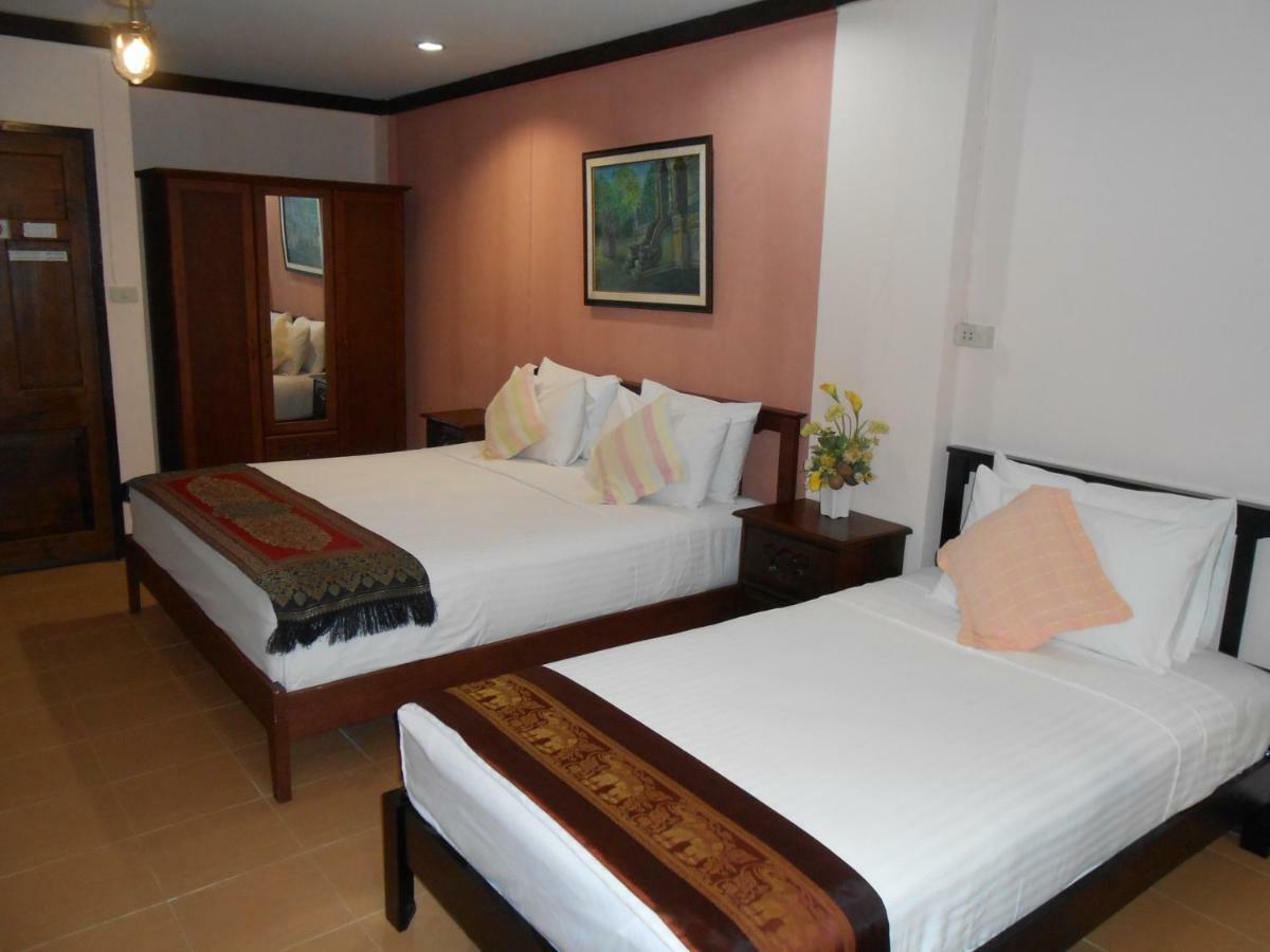 พิศมร เกสต์เฮ้าส์ Hotel เชียงใหม่ ภายนอก รูปภาพ