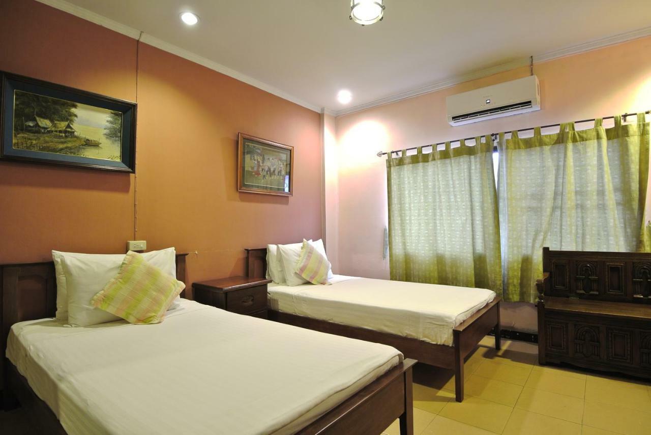 พิศมร เกสต์เฮ้าส์ Hotel เชียงใหม่ ภายนอก รูปภาพ